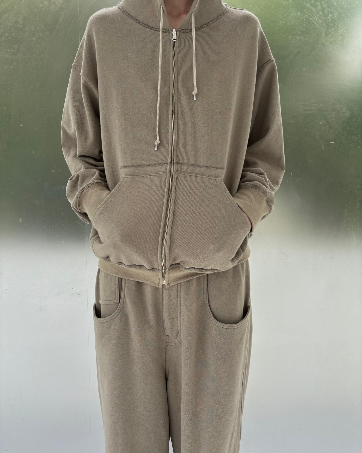CLASSIC ZIP HOODIE