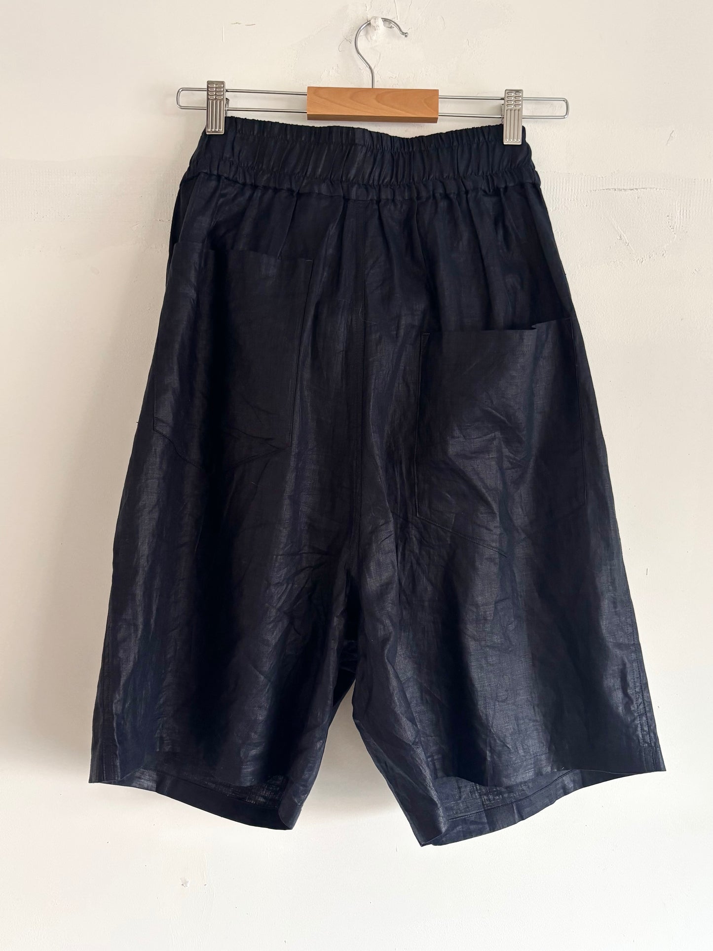 SHIFTED SHORTS