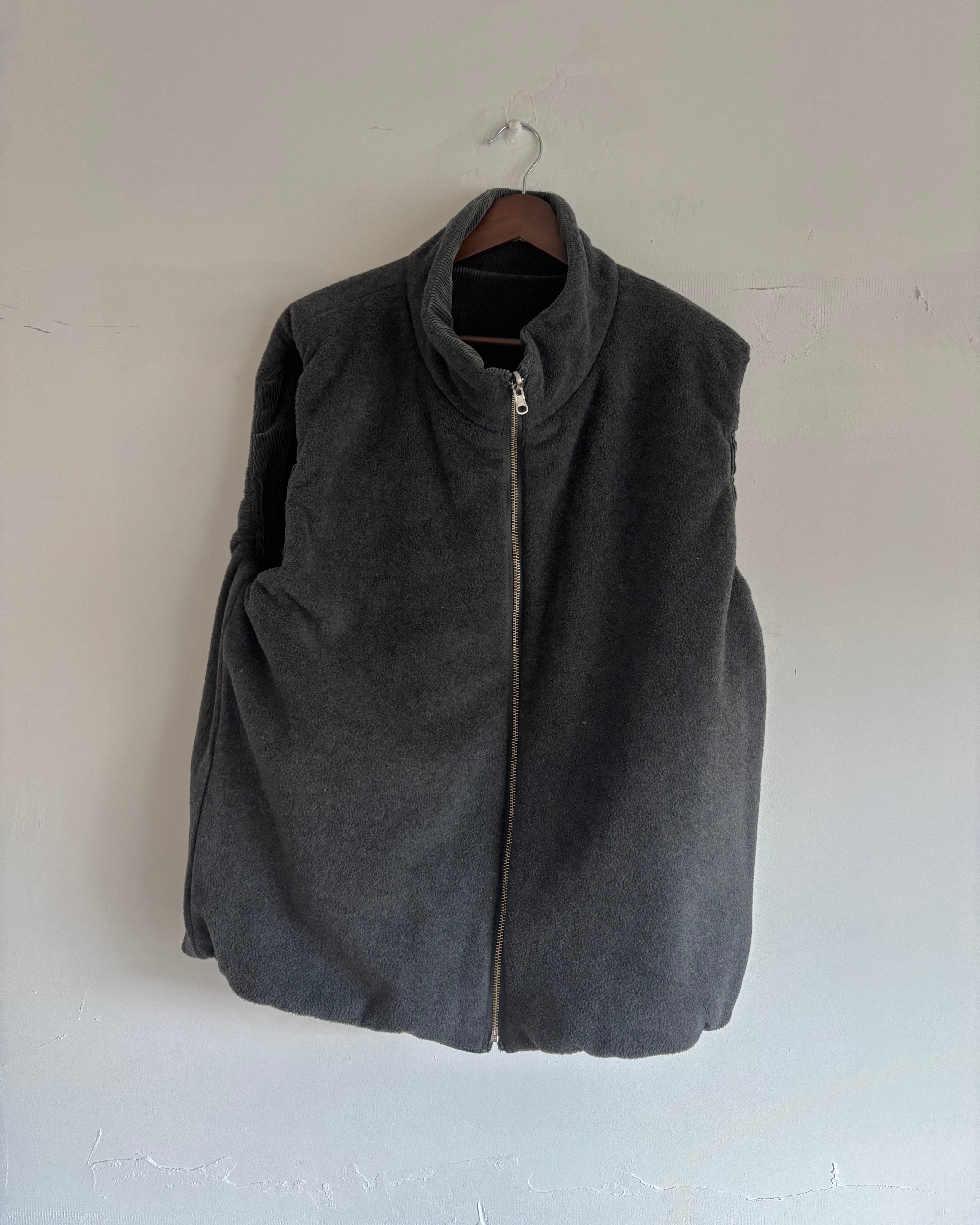 トップス Abelia Edoward Goucha gilet GARDEN TOKYO（ガーデントウキョウ）の「Abelia Edoward Goucha/Hooded