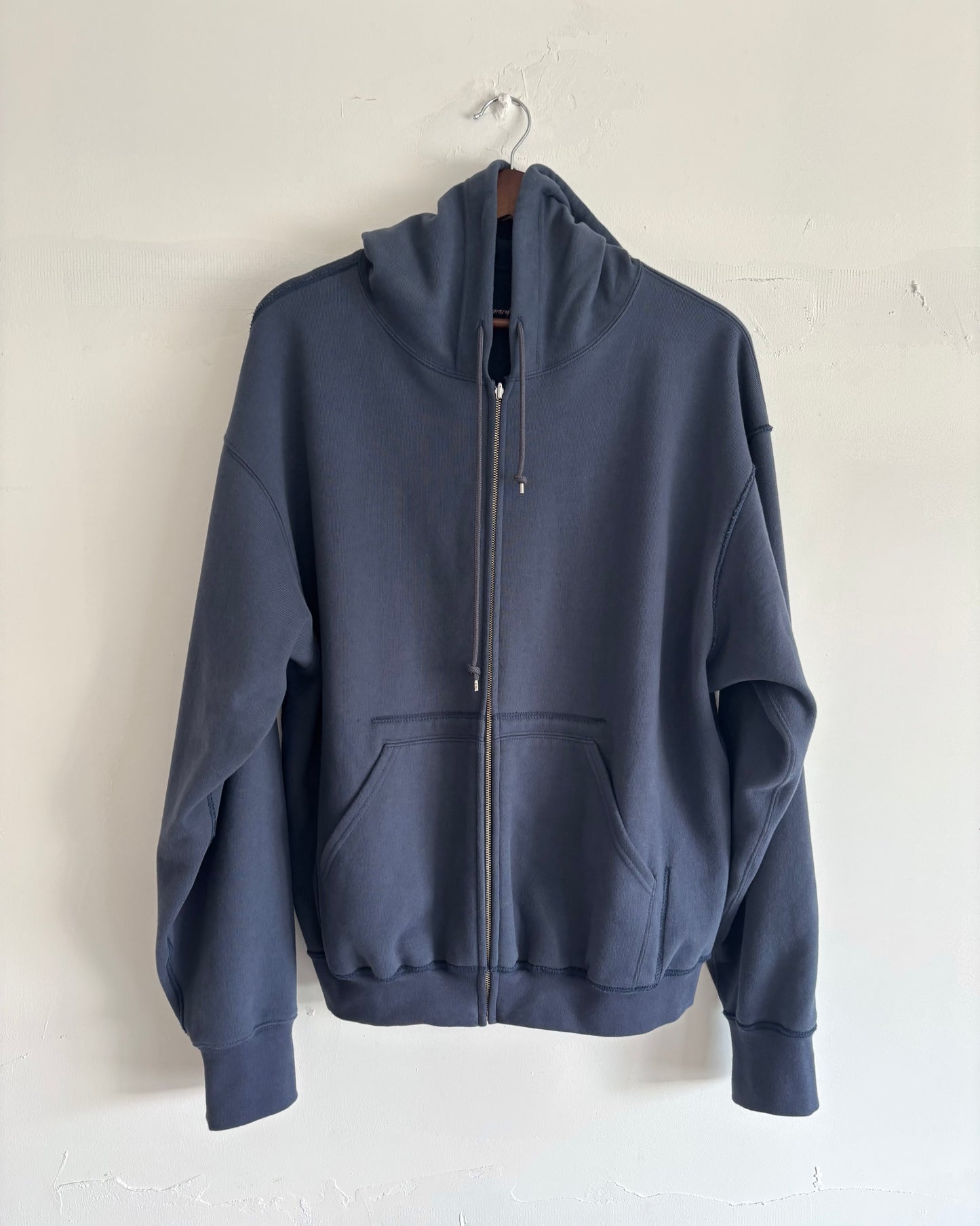 CLASSIC ZIP HOODIE