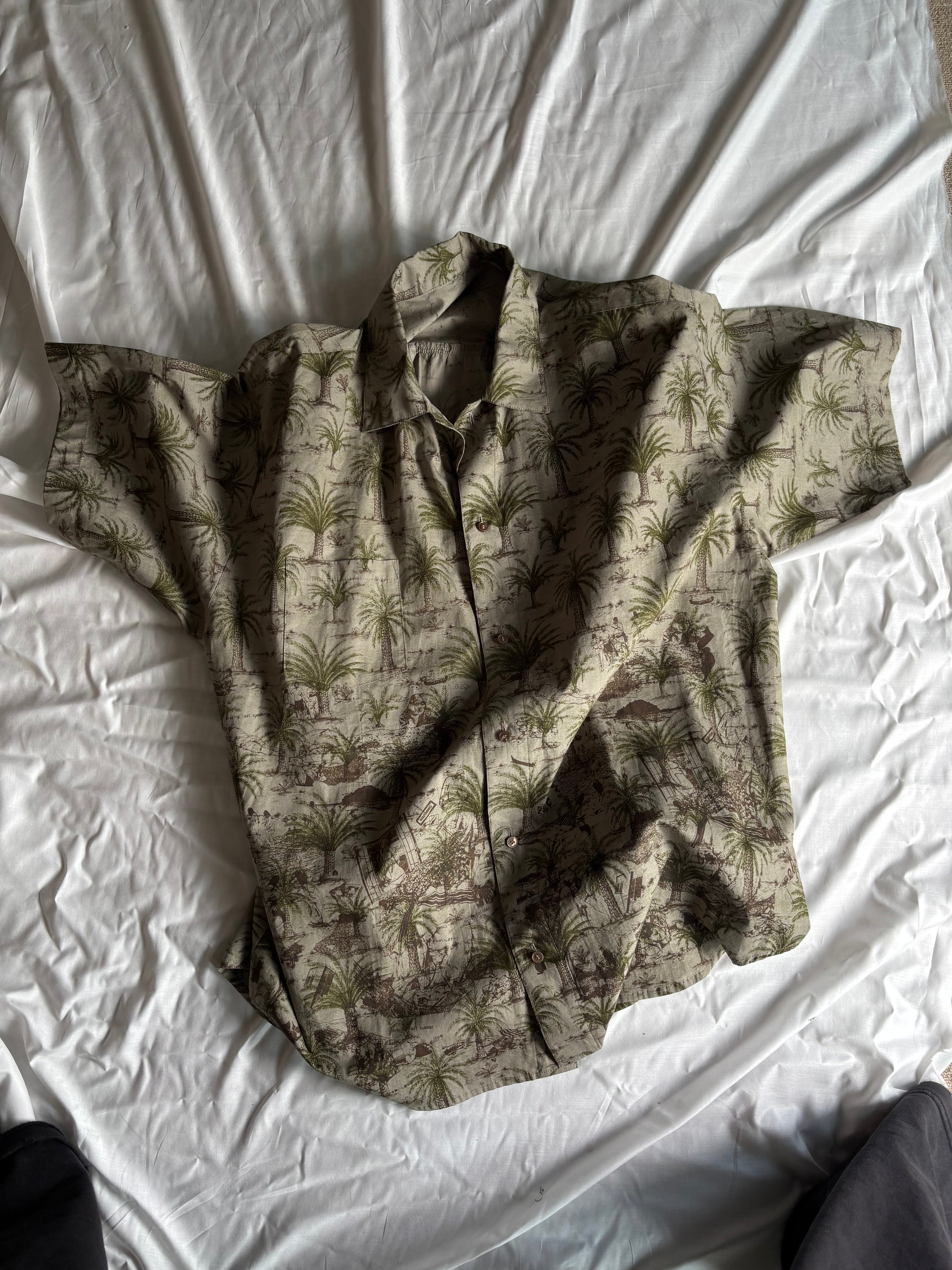 SS SHIRT someone's resort